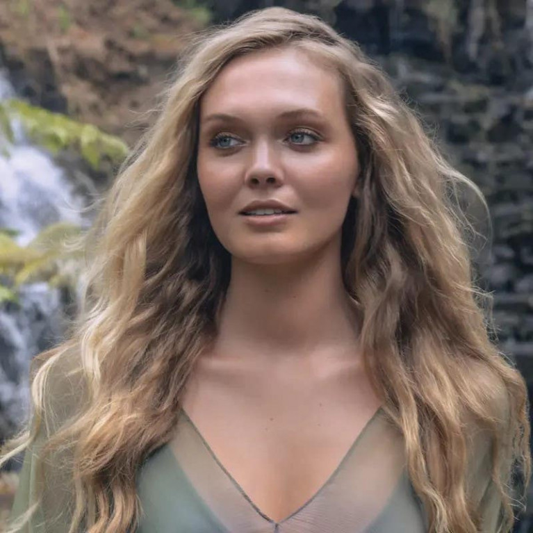 ANTI-FRIZZ HAIRSPRAY